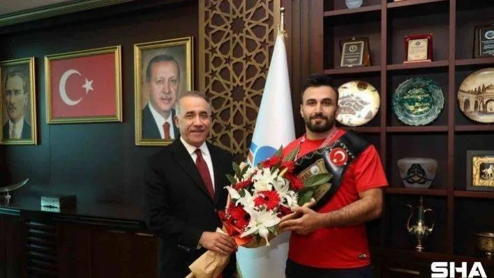 Sultangazili Başpehlivan başarı öyküsünü anlattı