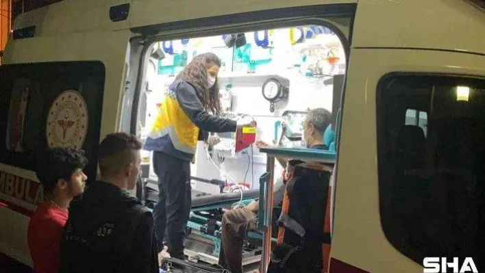 Yere düşen mum odayı yaktı, 1 kişi dumandan etkilendi