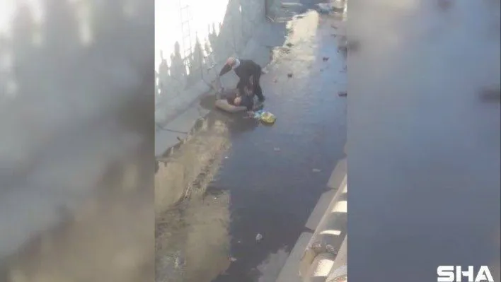 Avcılar'da yaşlı adam bisikletle 5 metre yükseklikten dereye uçtu