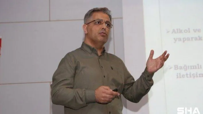Bağımlılıkla mücadelede alınacak tedbirlere dikkat çekildi