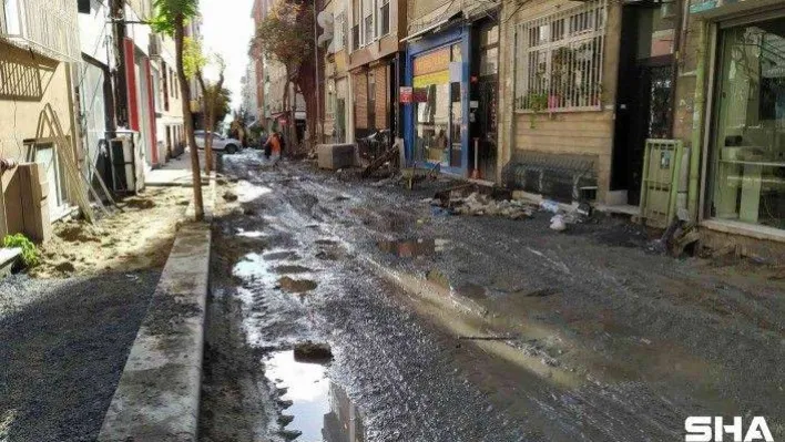 Bakırköy'de altyapı çalışmasında cadde çamur deryasına döndü