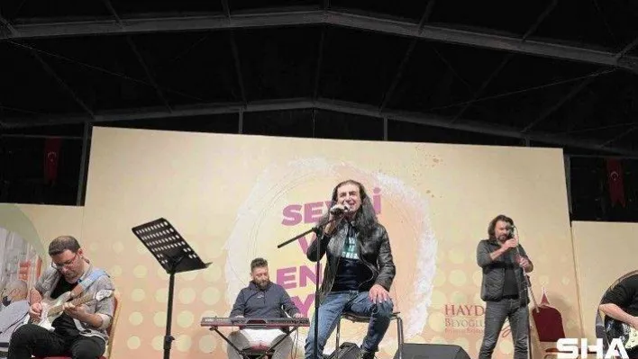 Beyoğlu'nda 'Dünya Engelliler Gününe' özel Murat Kekilli konseri