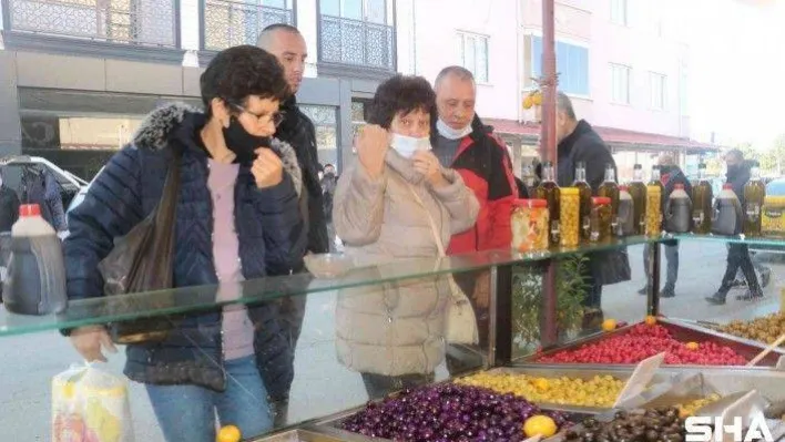 Bulgaristan vatandaşları sabahın ilk ışıklarında Edirne'ye akın etti