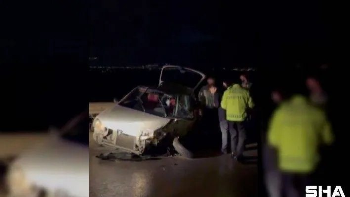 Bursa'da 2 otomobil kafa kafaya çarpıştı: 3 yaralı