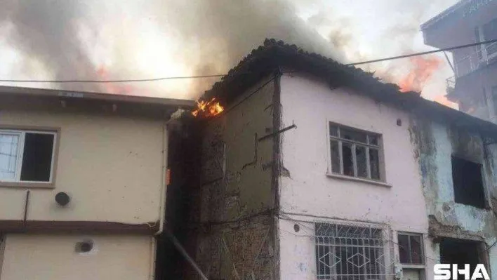 Bursa'da metruk binada çıkan yangın korkuttu
