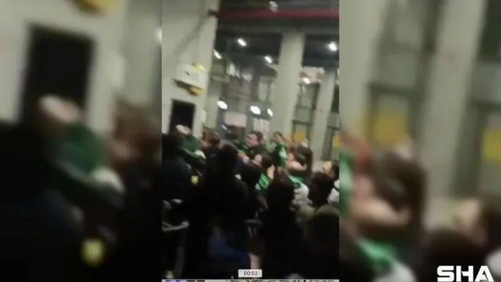 Bursaspor taraftarlarının maç sonrası tekme tokat kavga anı kamerada