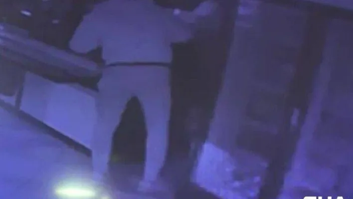 Büyükada'da 4 ayrı dükkanda alkol ve sigara çalan hırsızlar yakalandı