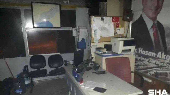 Büyükçekmece'de akli dengesi bozuk şahıs zabıta irtibat noktasını yaktı