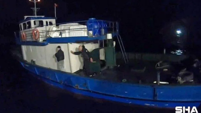 Çanakkale açıklarında 143 düzensiz göçmen ve 6 kaçakçı yakalandı