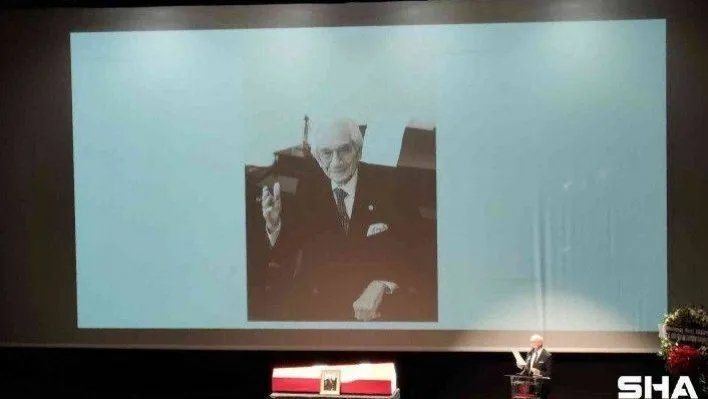 Devlet sanatçısı Prof. Dr. Alaeddin Yavaşca için AKM'de tören düzenlendi