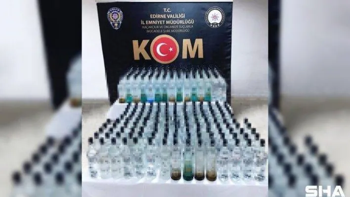 Edirne'de durdurulan otomobilde 260 şişe kaçak içki yakalandı