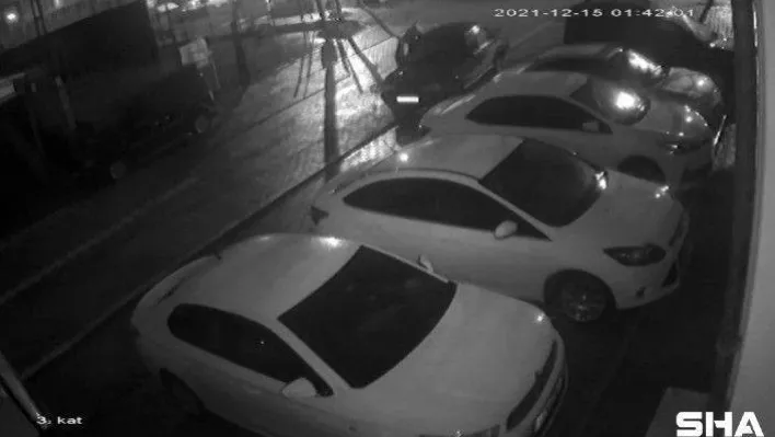 Esenyurt'ta aracı çalıştıramayınca iterek çaldılar