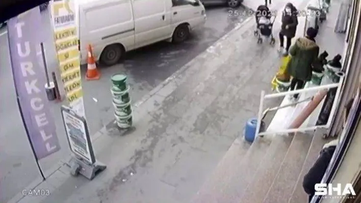 Esenyurt'ta dalgın anne bebek arabasında çocuğunu unuttu