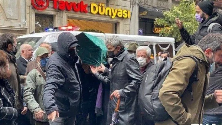Eski Bora Başkanı Yücel Sayman için İstanbul Barosu önünde tören
