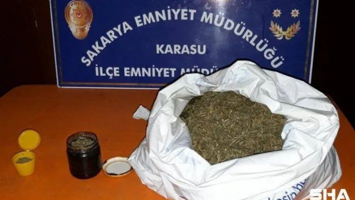 Evinin odunluğunda yaklaşık 2 kilo esrar ile yakalandı