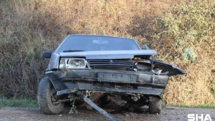 Gizli buzlanma kazayı getirdi, otomobil su kanalına düştü