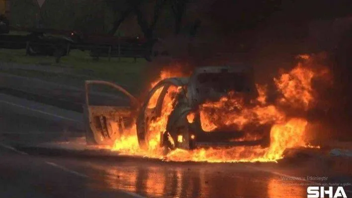 Haramidere E-5'te araç alev topuna döndü