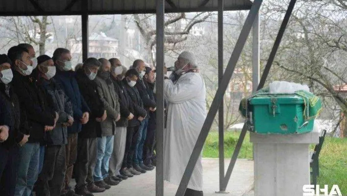 Hayatını kaybeden üniversite öğrencisi duvakla son yolculuğuna uğurlandı