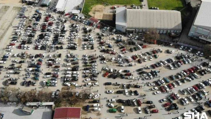 İkinci el oto pazarında işler açıldı, esnafın yüzü güldü