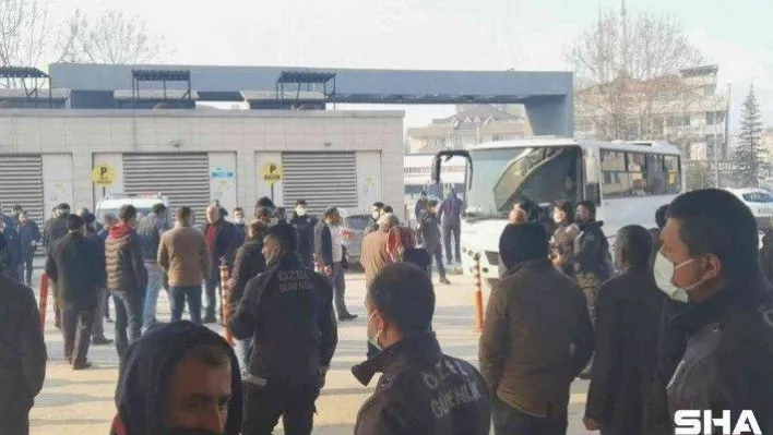 İnşaattan düşerek ağır yaralandı, yakınları acil serviste izdihama yol açtı