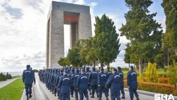 Jandarma yedek subay adayları, Çanakkale'de tarihi şehitlikleri ziyaret etti