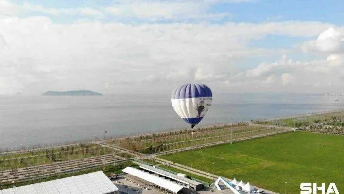 Kapadokya'da görmeye alıştığımız balon İstanbul semalarında havalandı