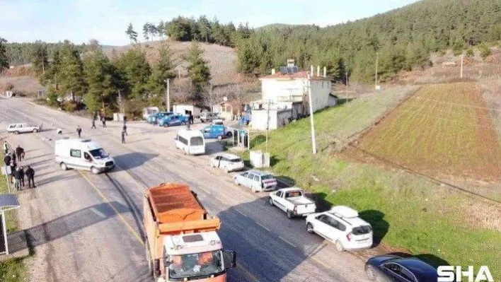Kar küreme makinesi otomobili bıçak gibi kesti: 1 ölü