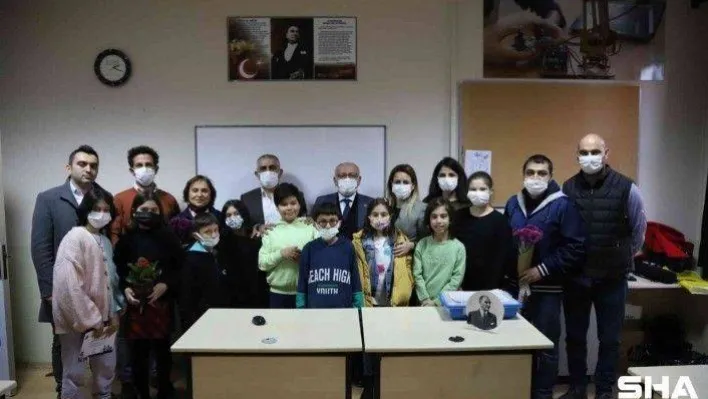 Kartal Belediyesi'nin Robotik Kodlama Atölyesi öğrencileri sertifikalarına kavuştu