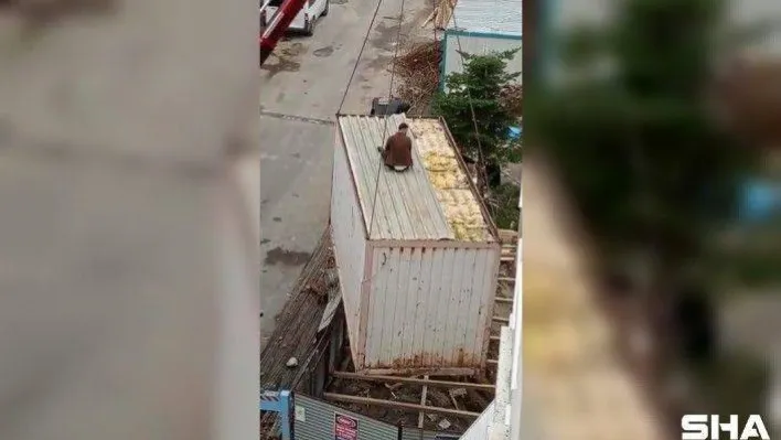 Kartal'da vincin kaldırdığı konteyner üzerinde işçi mahsur kaldı