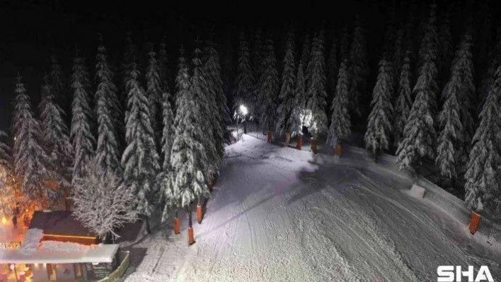 Kartepe'nin karlı akşam manzarası mest etti