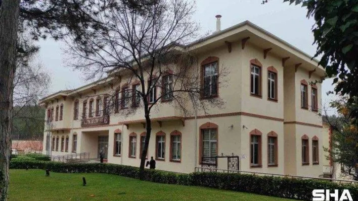 Kendini tuvalete kilitleyen şahıs, belediyeden 3 dizüstü bilgisayar çaldı