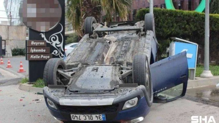 Kiraladığı aracı teslim etmeye giden çift, İETT otobüsünün çarpmasıyla takla attı