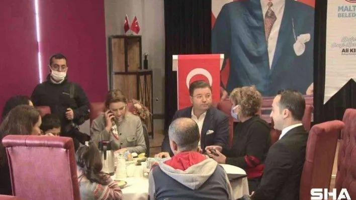 Maltepe'de engelli bireyler kahvaltıda bir araya geldi