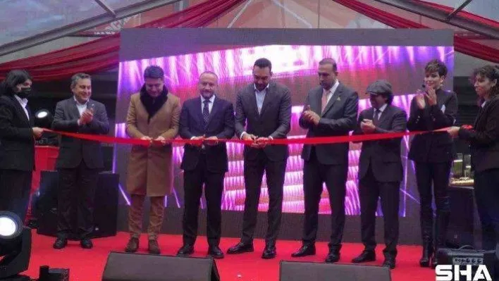 Maltepe'deki yeni yaşam alanı 'MCA Cadde' açıldı