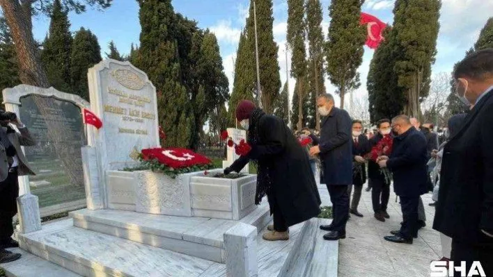 Milli Şair Mehmet Akif Ersoy vefatının 85'inci yılında kabri başında anıldı