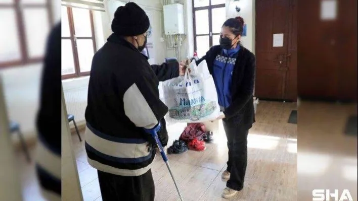 Mudanya Belediyesi kara kışta engelli vatandaşların yanında