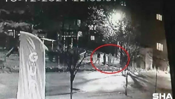 (Özel)  Bursa'da şaka yaparken arkadaşını alev alev yaktı.. O anlar kamerada