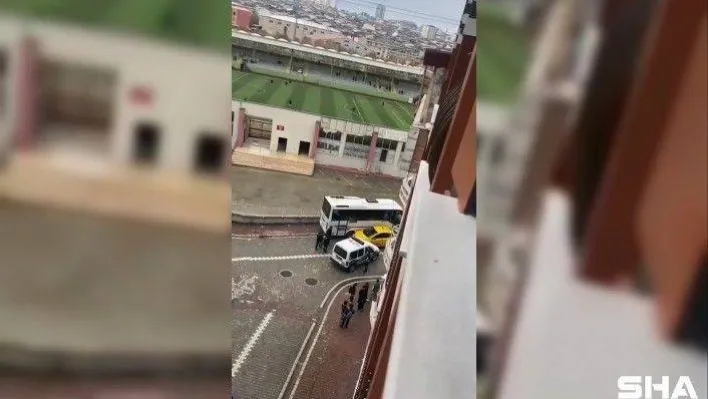 (ÖZEL) Esenyurt'ta ruhsatı iptal edilen taksici kaçtı, polis kovaladı