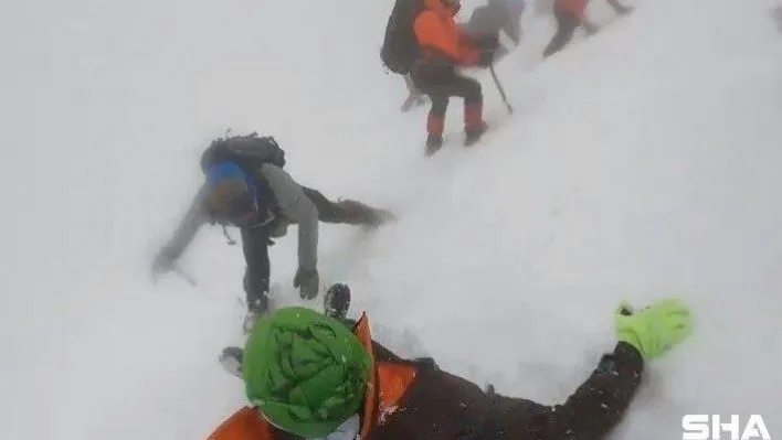 (Özel) Uludağ'ın zirvesinde nefes kesen anlar... O anlar kamerada