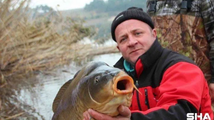 (ÖZEL) Yakalanan 22 kiloluk dev sazan balığı görenleri hayrete düşürdü