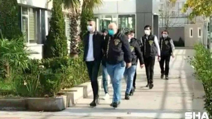 Restorandan çıkan polislere çatallı saldırı teşebbüsü kamerada