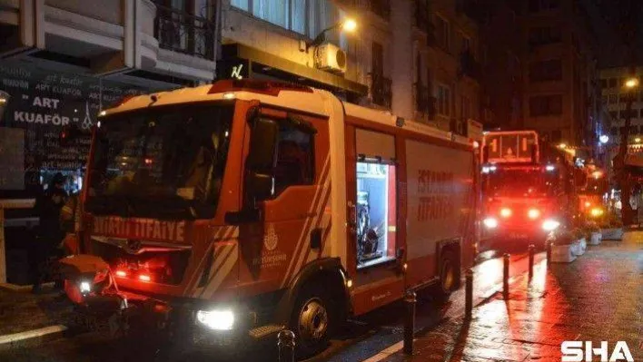 Şişli'de bodrum katta çıkan yangın paniğe sebep oldu