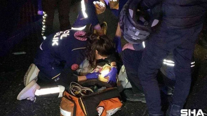 Şişli'de virajı alamayıp devrilen motosiklet metrelerce sürüklendi: 2 yaralı
