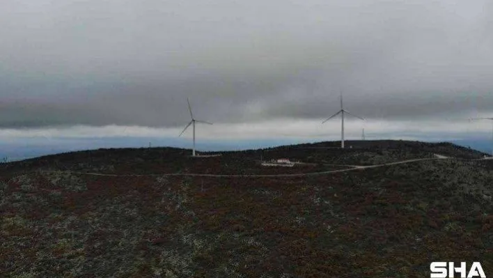 Siste kaybolan rüzgar türbinleri drone ile görüntülendi