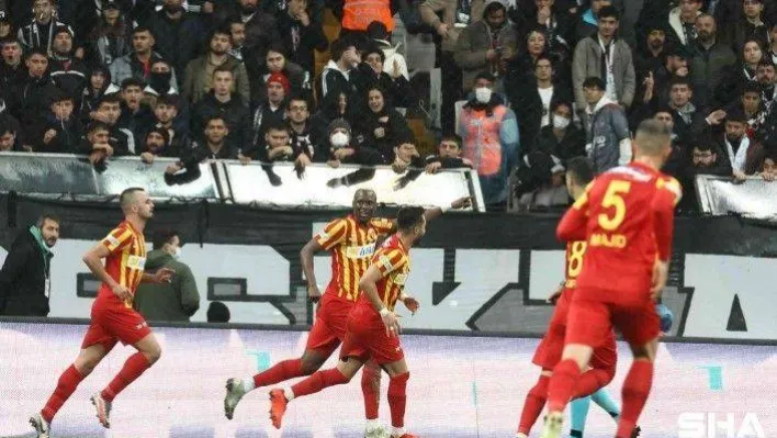 Spor Toto Süper Lig: Beşiktaş: 1 - Kayserispor: 1 (İlk yarı)