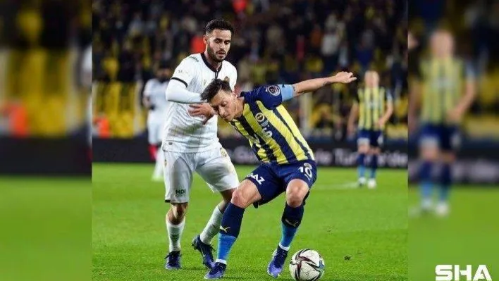 Spor Toto Süper Lig: Fenerbahçe: 1 - Yeni Malatyaspor: 0 (İlk yarı)