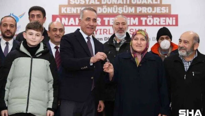 Sultangazi'de kentsel dönüşüm projesi ile 30 aile ev sahibi oldu