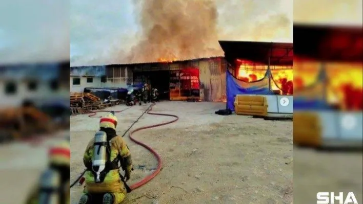 Tonlarca malzeme olan depo alevlere teslim oldu