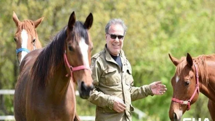 Türk Sanat Müziği'nin usta isimlerinden Faruk Tınaz hayatını kaybetti