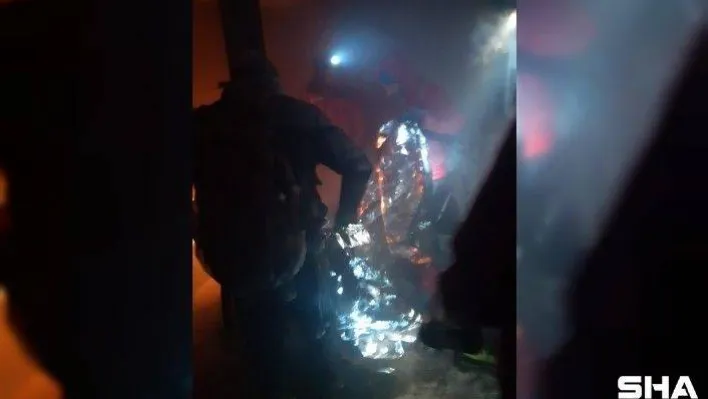 Uludağ'ın zirvesinde -10 derecede çorap ve kıyafetlerini yakarak hayatta kaldılar